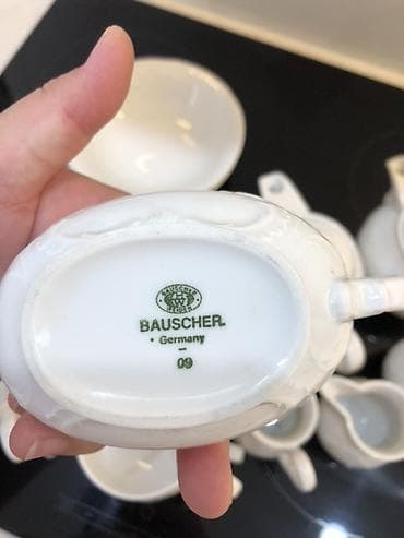 Дом и сад: Фарфоровый чайно-кофейный сервиз белого цвета с рельефным барочным — 5