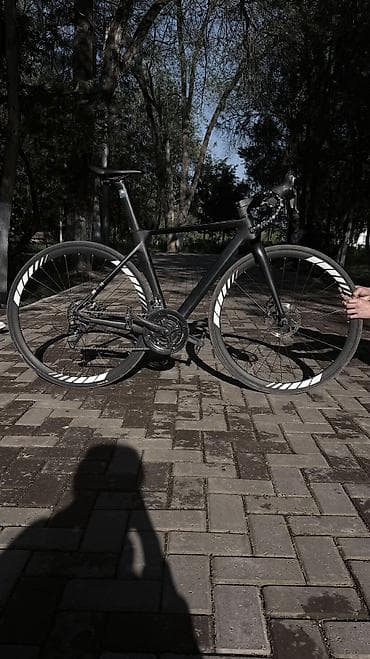 жесткий цепка: Аэродинамический шоссейный велосипед - Рама: карбоновая, с — 2