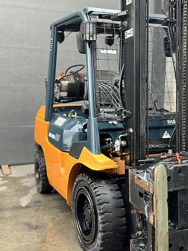 выхлоп на 124: Погрузчик, Toyota, Вилочный — 3