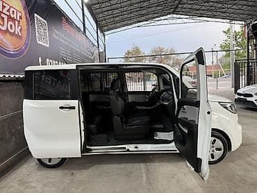 порш тайкан: Kia Ray: 2021 г., 1 л, Автомат, Электромобиль, Хэтчбэк — 4