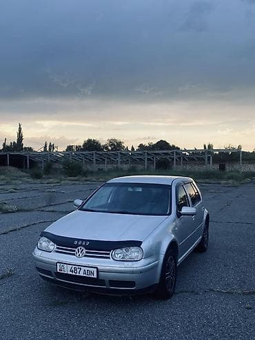 Транспорт: Volkswagen Golf: 2001 г., 1.6 л, Механика, Бензин, Хэтчбэк — 2