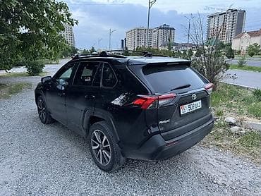 капот тайота: Toyota RAV4: 2021 г., 2.5 л, Автомат, Бензин, Внедорожник — 3