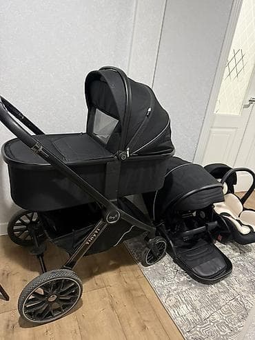 Универсальная коляска 3 в 1 в классическом черном цвете
