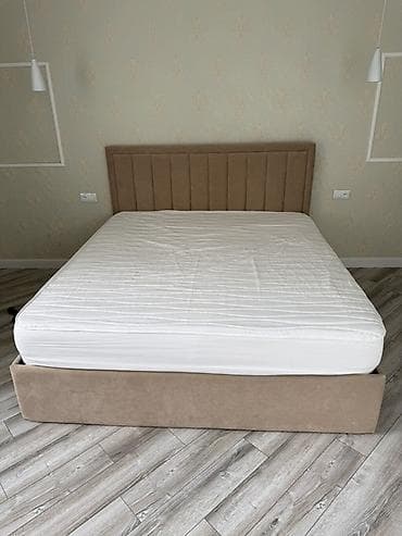 дешевые кровати двуспальные: Двуспальная кровать, Б/у, С мягким изголовьем, длина - 200 см — 1