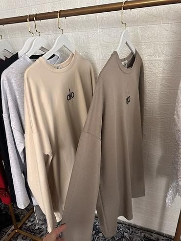 двойки: Лонгсливы с розами и рукавами Есть 5 расцветок Размер стандарт — 2