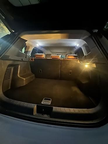 solutions elementary: Электромобиль кроссоверного класса с современным интерьером и — 4