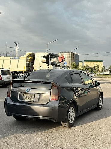 bmw 2: Toyota Prius: 2015 г., Вариатор, Гибрид, Хэтчбэк — 5