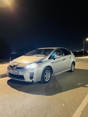byd e7: Toyota Prius: 2011 г., 1.8 л, Вариатор, Гибрид, Хэтчбэк — 5