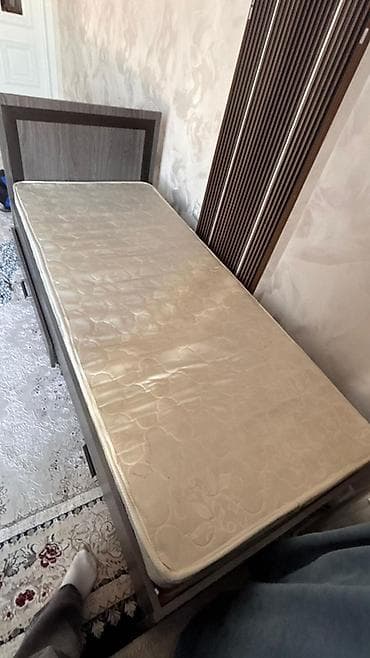 third edition solution: Односпальная кровать с матрасом и выдвижными ящиками - Формат — 1