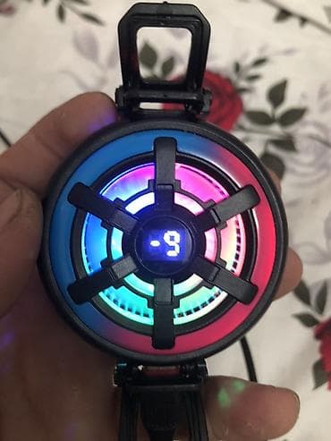 Охладитель для смартфона с подсветкой RGB - Компактный кулер-клипса at lalafo.kg Охладитель для смартфона с подсветкой RGB - Компактный кулер-клипса