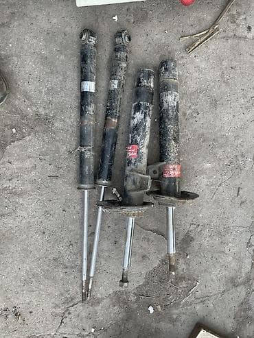 Детали салона: Комплект амортизаторов BMW 1999 г., Б/у — 1