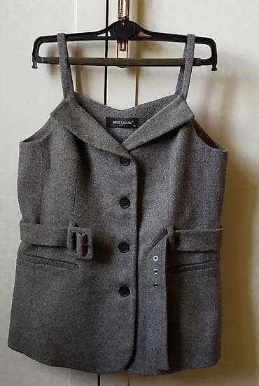 Безрукавка теплая офисного кроя отличного качества (размер М) at lalafo.kg Безрукавка теплая офисного кроя отличного качества (размер М)