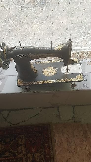 купить ps 1: Швейная машина Певец, Механическая — 2