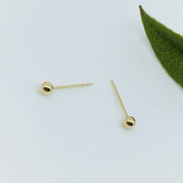 где можно купить орбизы: Минималистичные серьги Г гвоздики в виде золотистых шариков — — 3