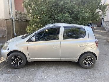 toyota vitz продаю: Toyota Vitz: 2000 г., 1.3 л, Механика, Бензин — 1