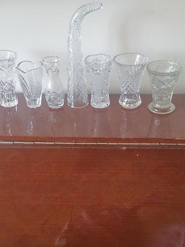 ваза с цветами: Хрустальные вазы. - Богатая огранка и рельефные узоры: гранёные — 1