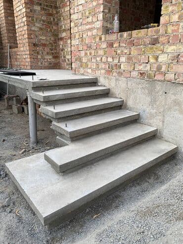 дом двух этажный: Бетон тепкичи Жеке менчик үй үчүн, Кепилдиги, Тепкичтин формасы: Көп марштуу, Стиль: Классикалык — 2