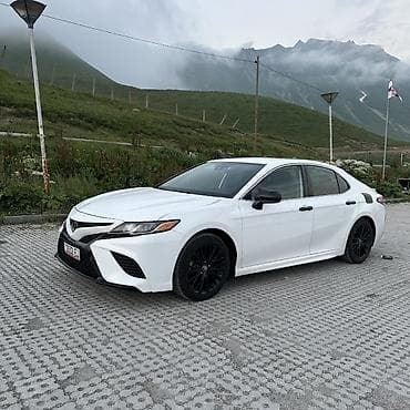 Toyota Camry: 2020 г., 2.5 л, Автомат, Бензин, Седан at lalafo.kg Toyota Camry: 2020 г., 2.5 л, Автомат, Бензин, Седан