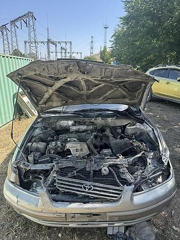 toyota пикап: Toyota Camry: 1999 г., 2.2 л, Механика, Седан — 5