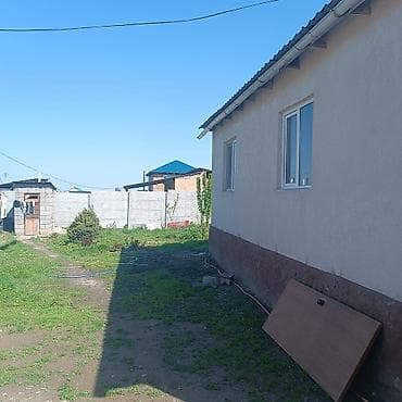 дом с лебединовка: Продаётся одноэтажный дом с участком.5 - Материал стен: капитальные — 3