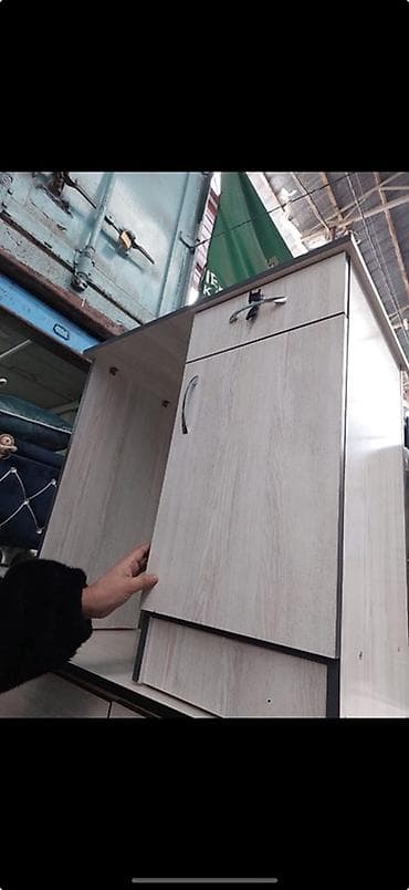 Тумба для кухни, Б/у, Без мойки, Напольная, ДСП, цвет - Бежевый