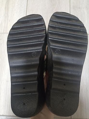 Угги: Отдам бесплатно рр 38 . забирать 7 мкр — 4