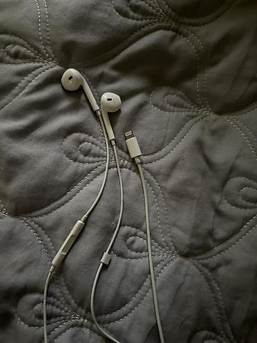 hyperx cloud core: Проводные вкладыши наушники, Apple, Б/у, цвет - Белый — 1