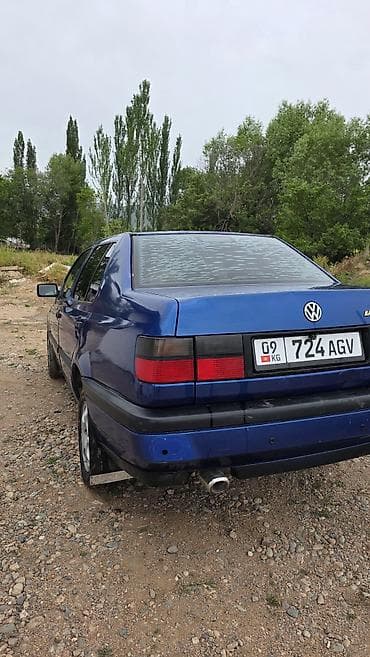 mini car: Volkswagen Vento: 1996 г., Механика, Седан — 3