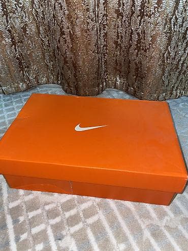 Мырзалардын бут кийими: Эркектердин кроссовкасы, 38.5, 39, Nike, Колдонулган, түсү - Ак, Өзү алып кетүү — 5