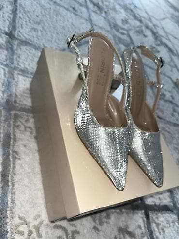 туфли женские 40 р: Женские туфли-лодочки — 2 пары 1) Серебристые slingback Florin - — 1