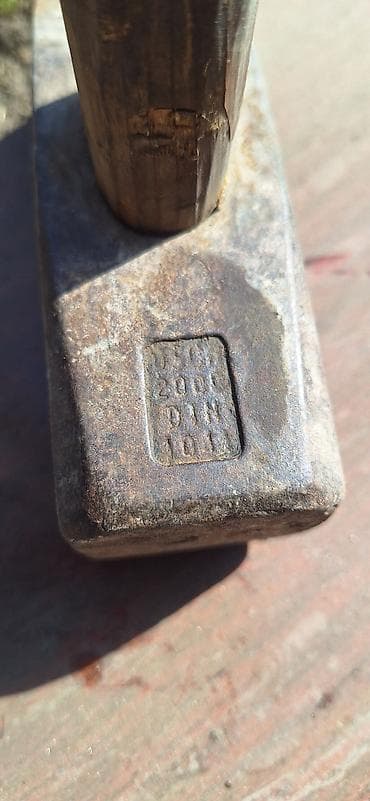 Кол шаймандары: Кувалда-кузнечный молот 2 кг, DIN 1041 - Маркировка на бойке: 2000 г — 3