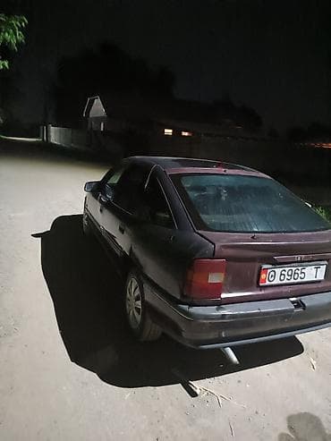 Opel Vectra: 1992 г., 1.8 л, Механика, Бензин, Хэтчбэк