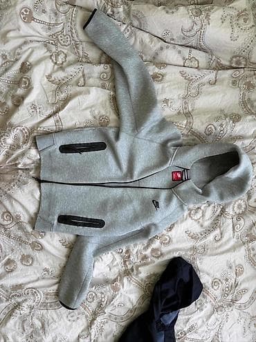 Толстовки: Толстовка Nike Tech Fleece с капюшоном - одна серая другая темно — 2