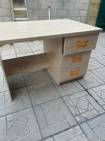полк: Компьютерный стол, С полками — 3
