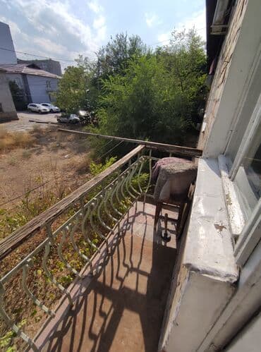 срочно продаётся 1 комнатная квартира в районе шлагбаум по улице кенсуйская 17 пересекает интергельпо: 2 комнаты, 44 м², Хрущевка, 2 этаж, Старый ремонт — 8