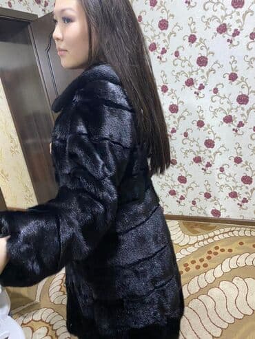 продаю связи с переездом: Срочно продаю шубу натуральную обсалютно новая размер 48-50 не разу — 12