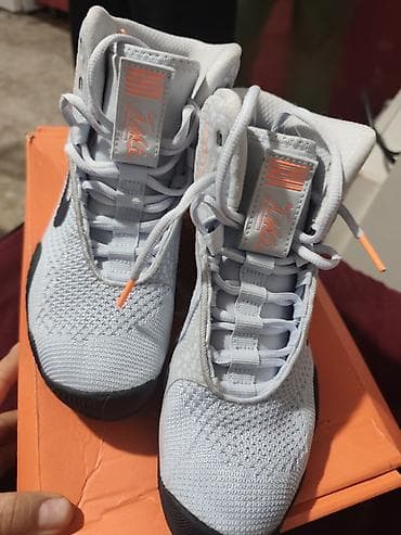 Мужская обувь: Кроссовки Nike Tawa SE - Модель: Nike Tawa SE (ярлык внутри — 1