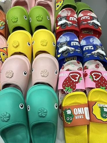 Балдардын кийим-кечелери жана бут кийимдери: Шлепанцы детские и взрослые как раз к сезону Успейте купить всего — 1