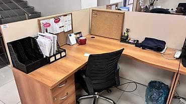 офисные столы: Офисный рабочий модуль (open space) с перегородками и встроенными — 2