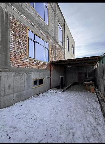 гараж улан: Таунхаус с современным фасадом из светлого камня и панорамным — 9