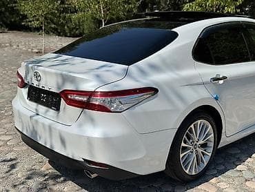bad e2: Toyota Camry: 2019 г., Седан — 5