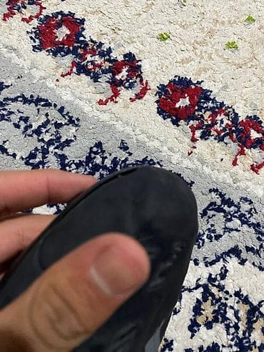 рул велик: Футбольные бутсы adidas Predator, цвет черный, 39 размер. - — 2