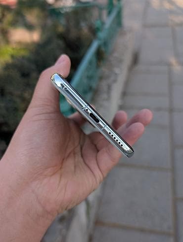 Мобильные телефоны: Huawei Mate 70 Pro, Б/у, 512 ГБ, цвет - Голубой, 2 SIM — 4