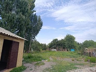 комнаты в бишкеке: Срочно продаю 4-х комнатный дом в г.Кара-Балта, ул.Вокзальная. Участок — 6