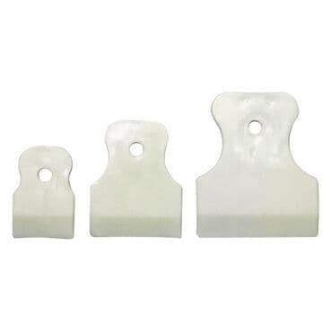 Набор из трех белых пластиковых скребков различного размера at lalafo.kg Набор из трех белых пластиковых скребков различного размера