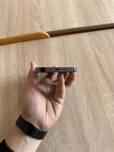 nikon d800: IPhone 14 Pro, Deep Purple — 5