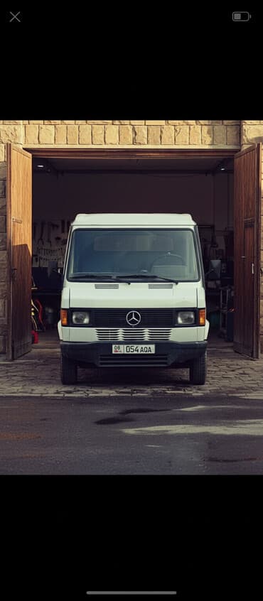 авто в рассрочку с первоначальным взносом: Легкий грузовик, Mercedes-Benz, Стандарт — 1