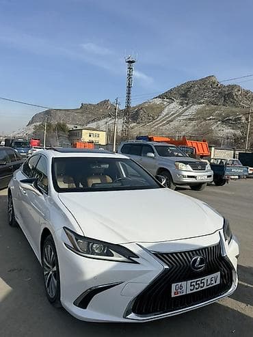 Lexus ES: 2019 г., 2.5 л, Вариатор, Гибрид, Седан