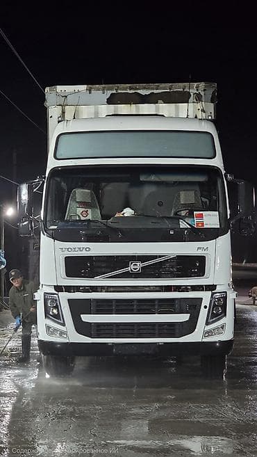 pasat b5: Тягач, Volvo, 2013 г., Тентованный — 1