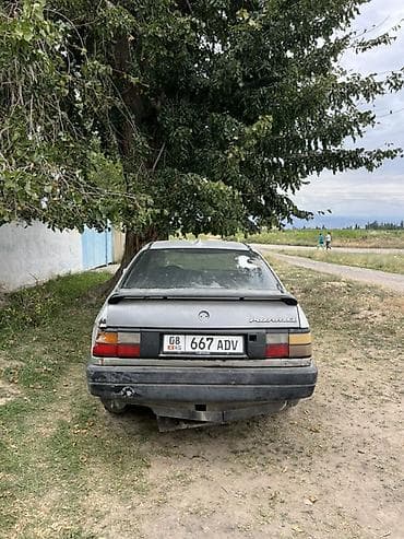 Volkswagen Passat: 1988 г., 1.8 л, Механика, Бензин, Седан — 6